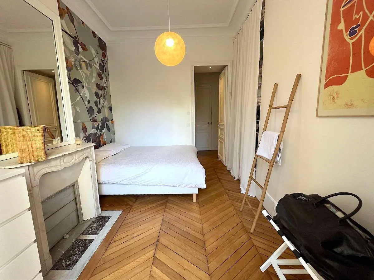 L'Appartement Michel-Ange Paris Apartment